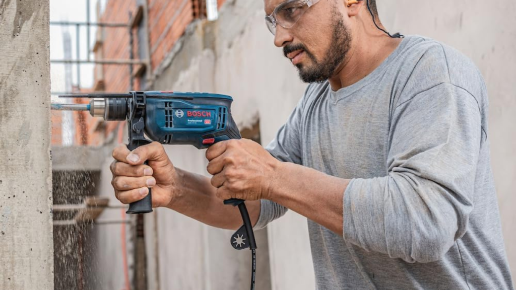 Furadeira Bosch GSB 13 RE é boa para uso profissional